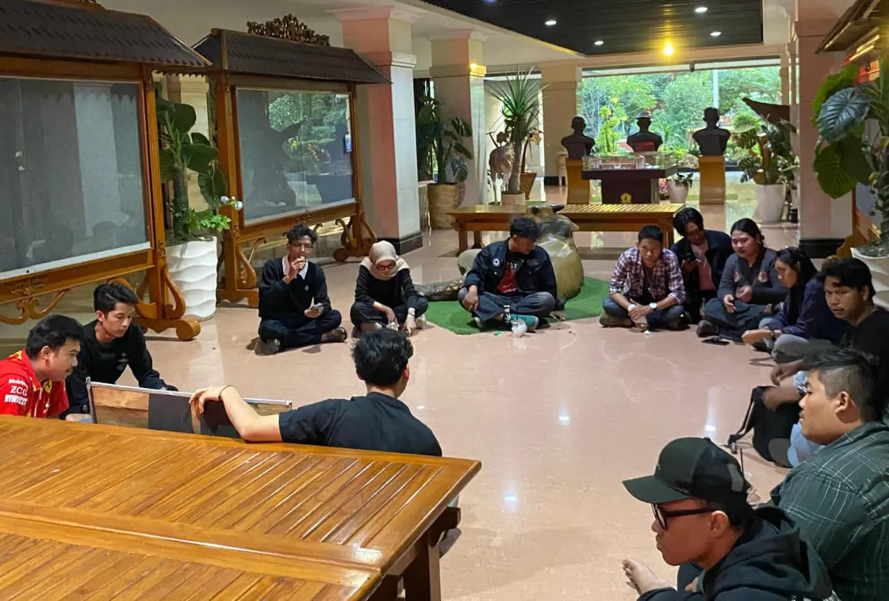 Gelar Konsolidasi Internal, BEM UWKS Rumuskan 7 Tuntutan dan Jadwalkan Aksi di Grahadi Besok