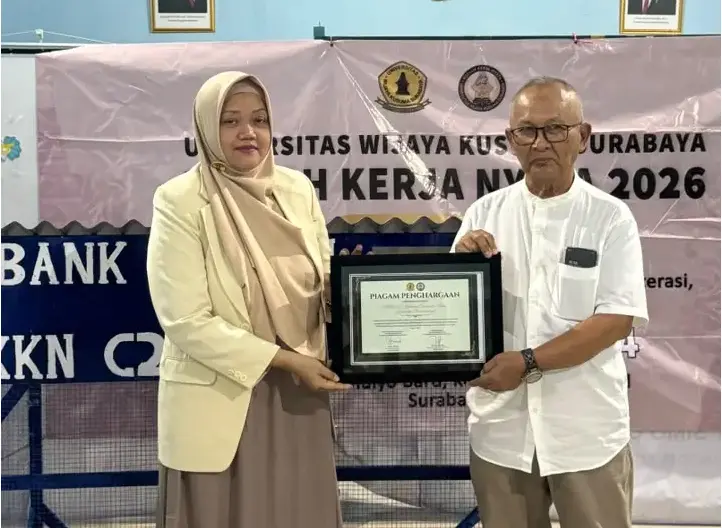 Atasi Kendala Alat di Lapangan, KKN C2 UWKS Berhasil Bangun Fasilitas Bank Sampah Untuk Warga Dalam 5 Hari